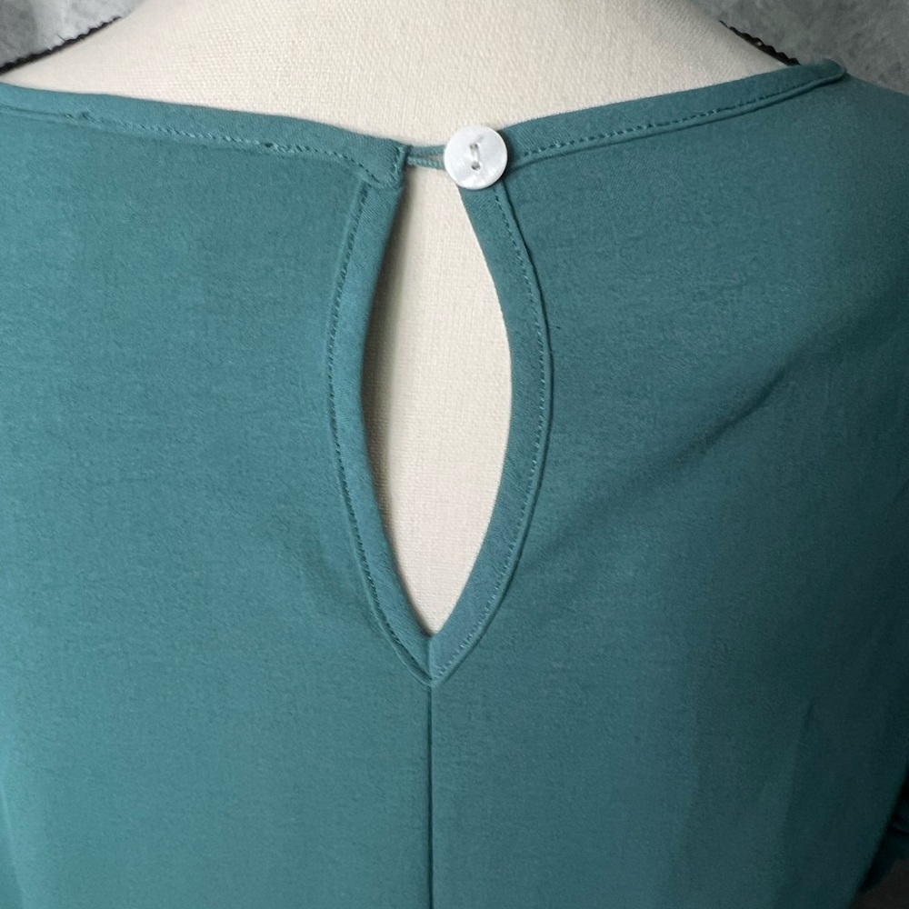 Molly Bracken Teal Ruffle Sleeve Keyhole Back Blouse - MED - Picture 8 of 14